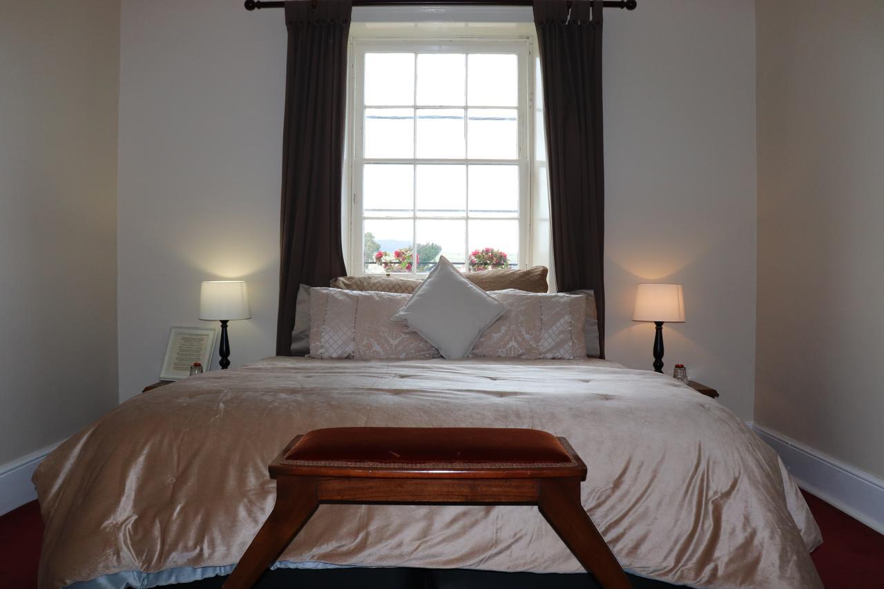 Blue Bell Inn Sorell エクステリア 写真