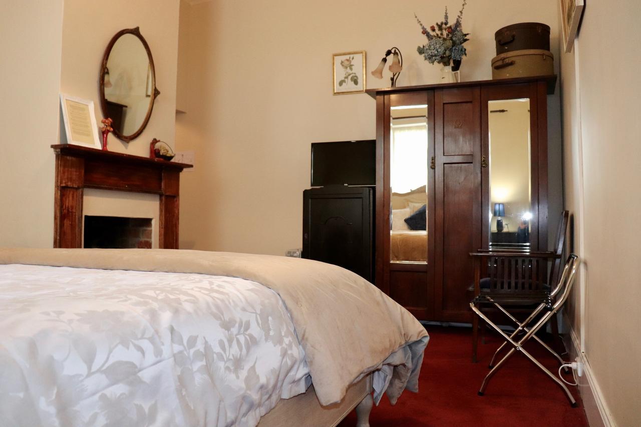 Blue Bell Inn Sorell エクステリア 写真